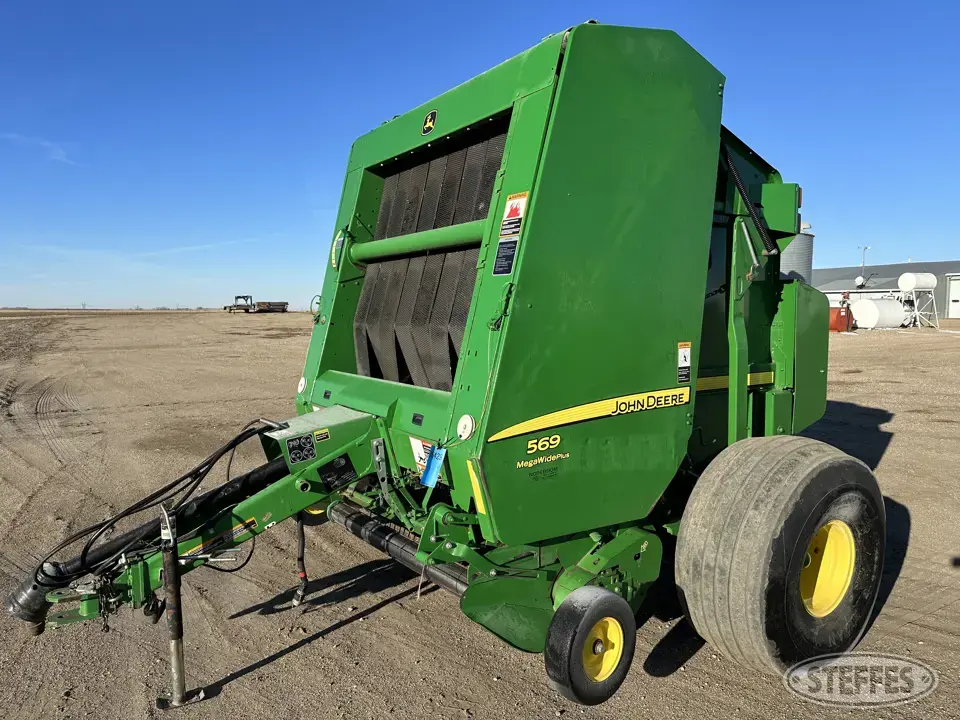 John Deere 569 Round Baler