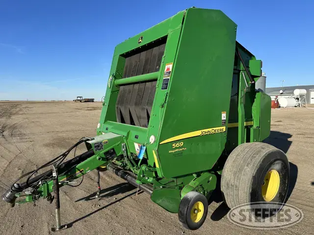 John Deere 569