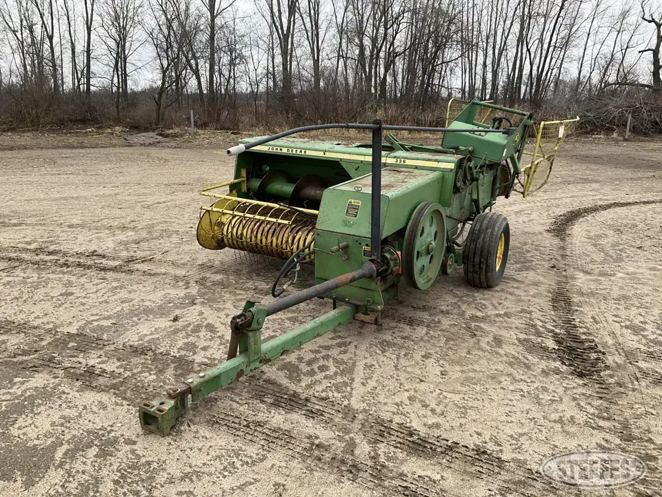 John Deere 336 Square Baler