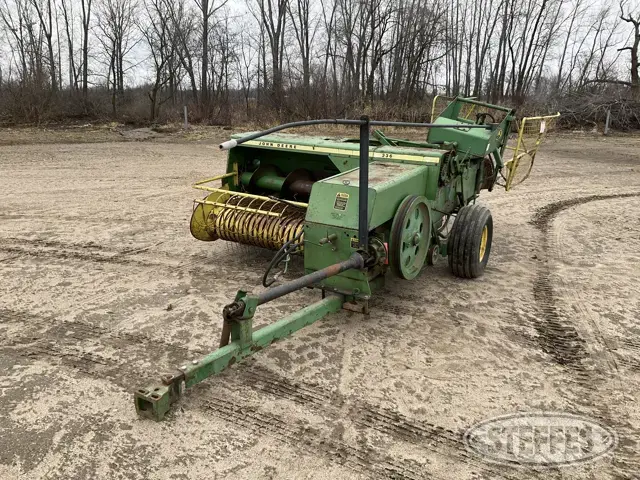 John Deere 336