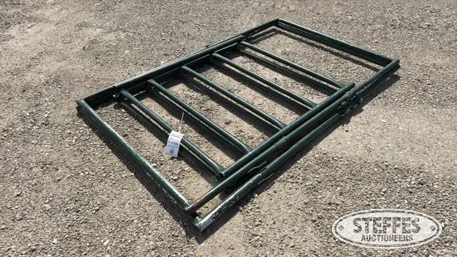 (2) Livestock panels w/gates