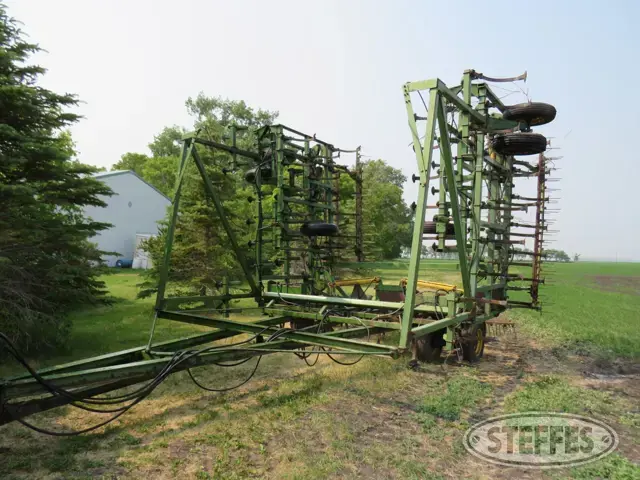 John Deere 1050