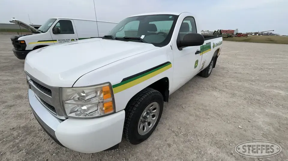 2011 Chevrolet 1500 Silverado Half Ton Pickup