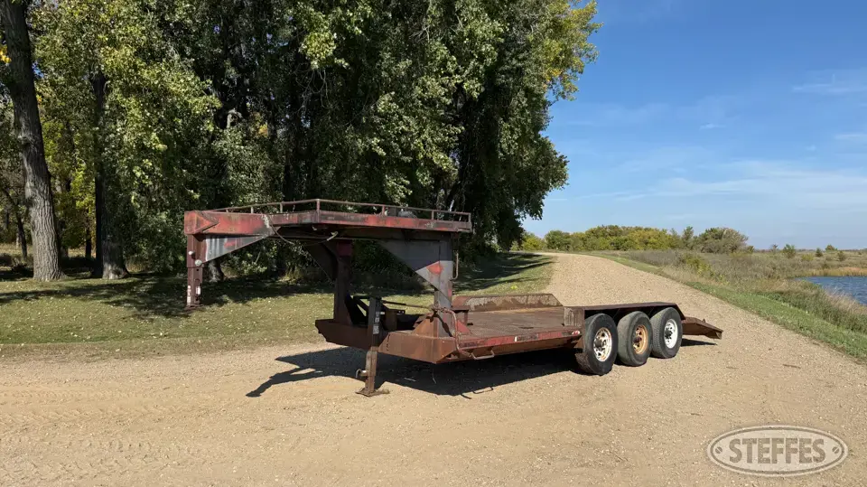 1996 Shop-built tri-axle equipment trailer Flatbed Trailer