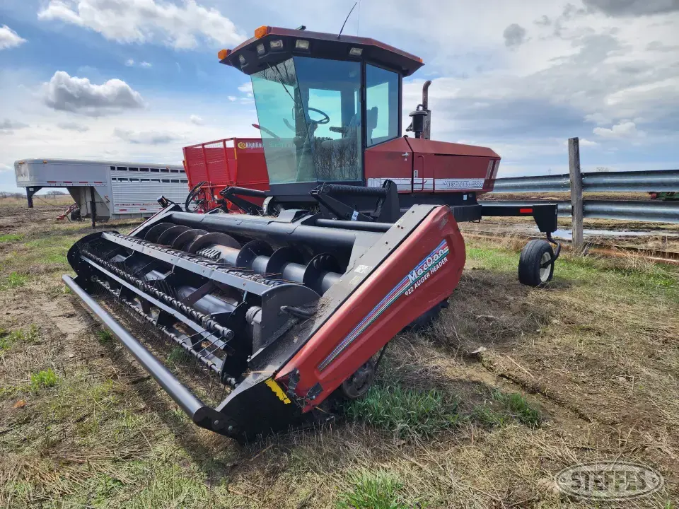 1996 MacDon 9200 Mower Conditioner