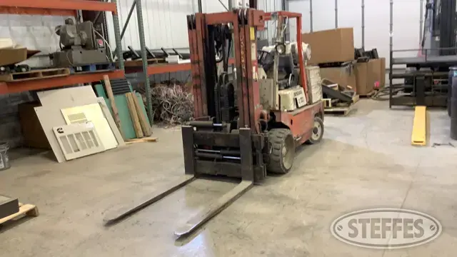 1986 Nissan 8000