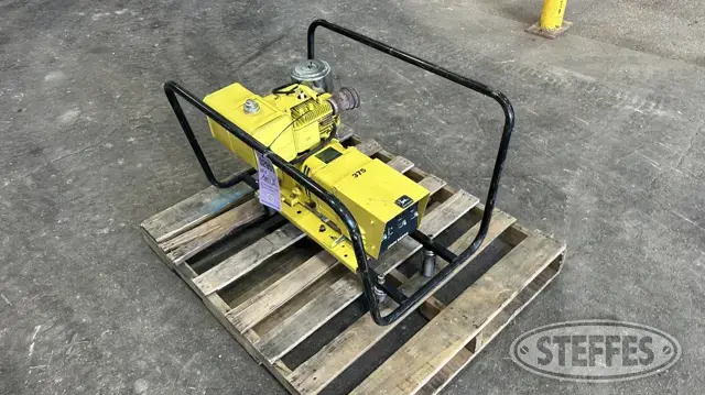 John Deere 375