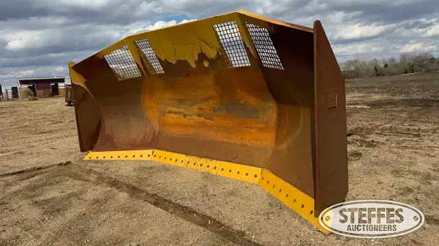 CAT U-dozer blade