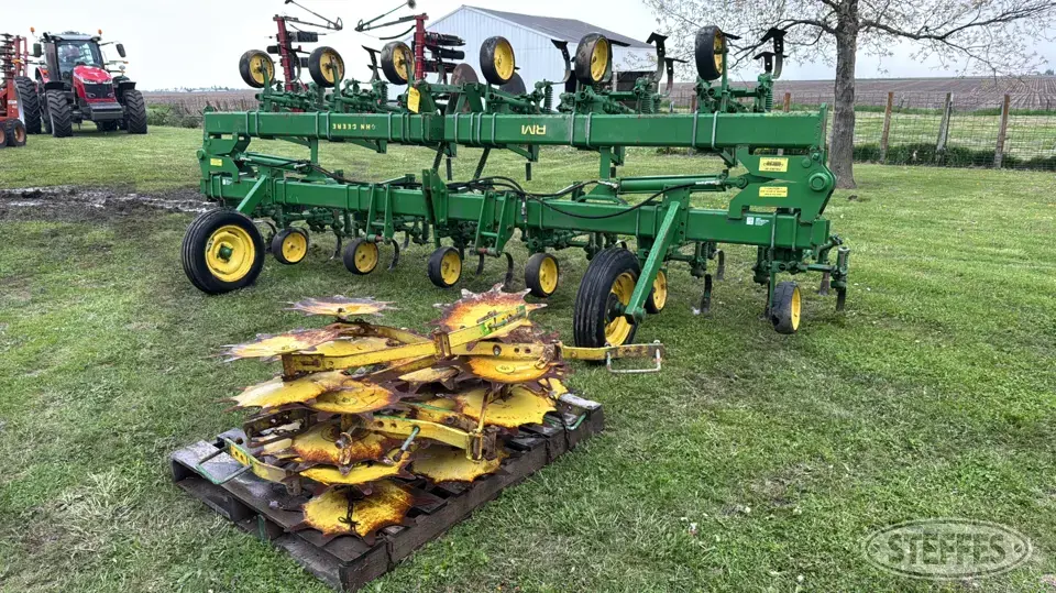 John Deere RM Row Crop Cultivator