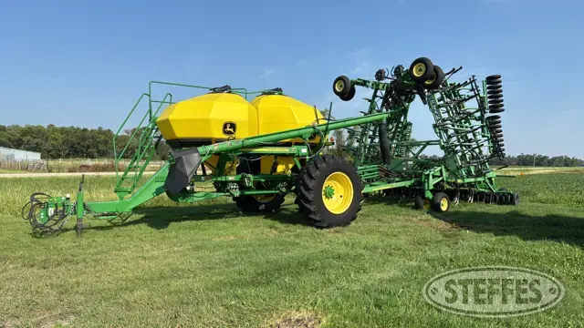 2003 John Deere 1820