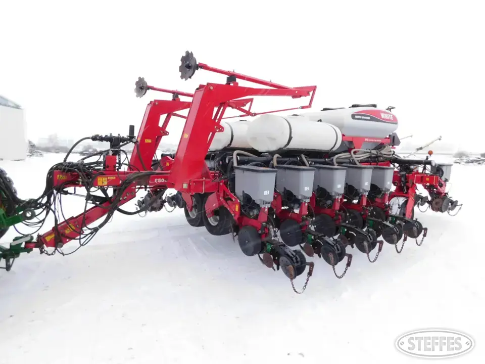 2012 White 8516 12 or More Row Planter