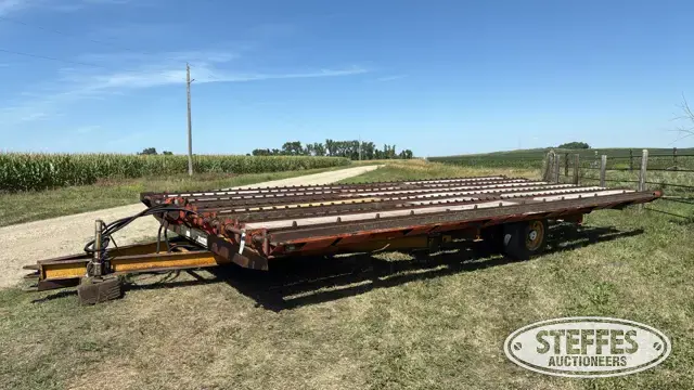 Mckee single axle bale stack mover