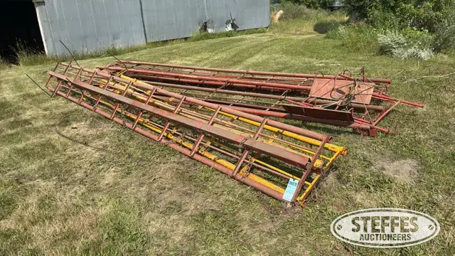 Bale conveyor