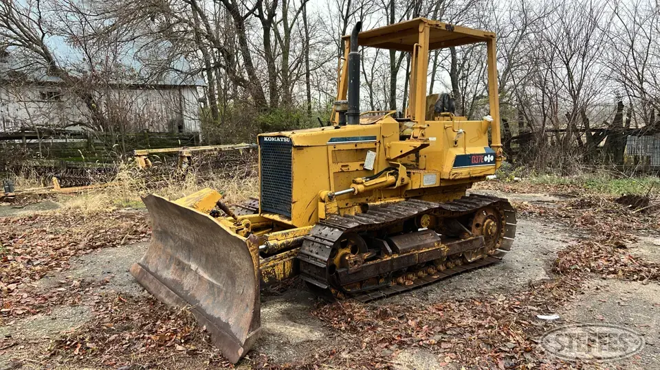1989 Komatsu D37E Dozer
