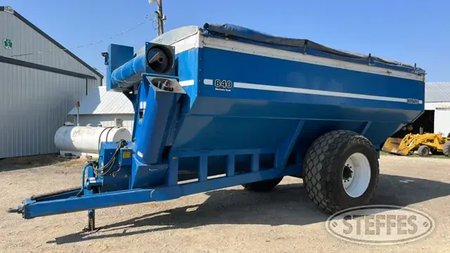 1989 Kinze 840