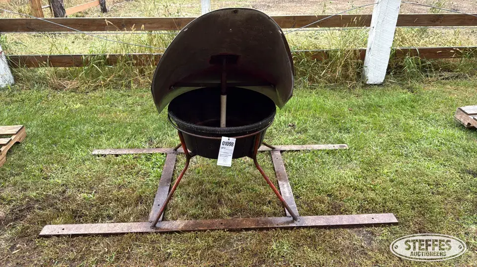 Mineral feeder Feeders and Bunk