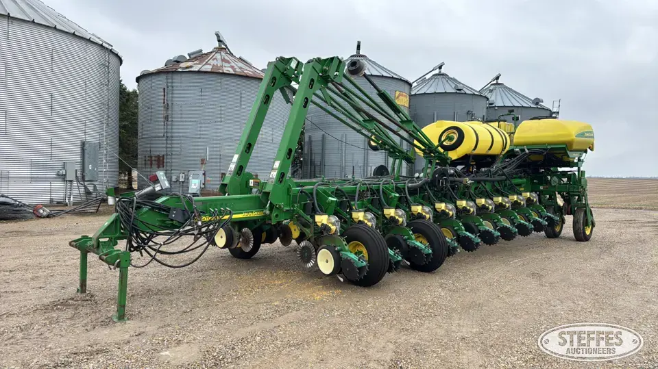 2005 John Deere 1770NT 12 or More Row Planter