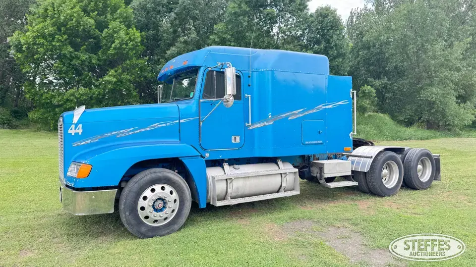 1998 Freightliner FLD120 Conventional Truck with Sleeper