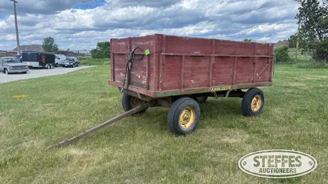 John Deere barge box wagon