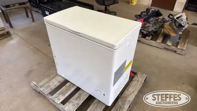Chest freezer