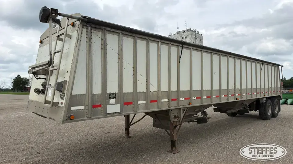 2008 Cornhusker Ultra-Lite Hopper Bottom Trailer