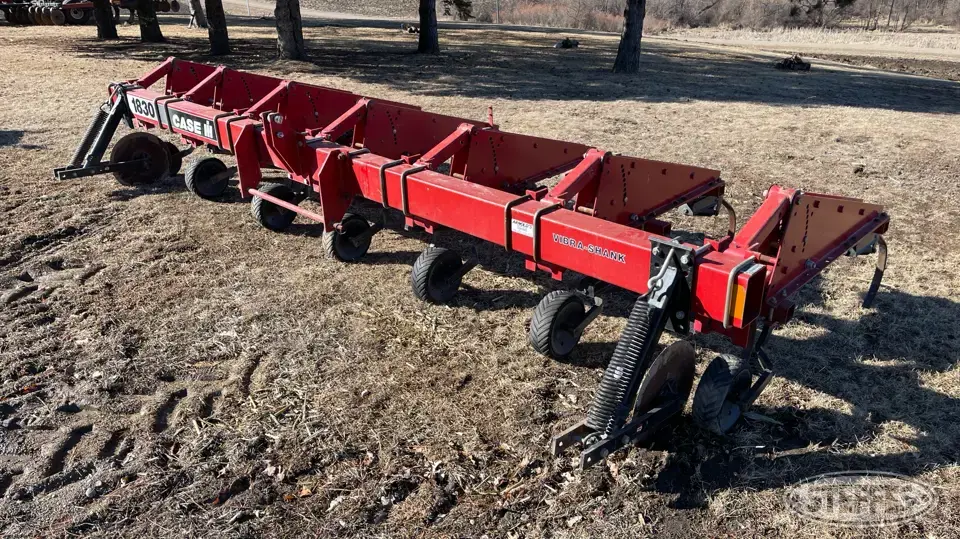 Case IH 1830 Row Crop Cultivator