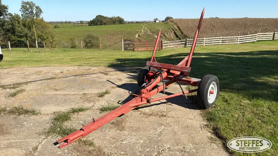 Pull-type bale mover Bale Handling