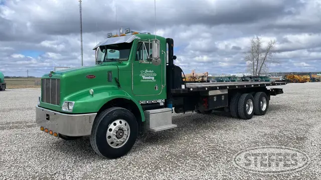 2002 Peterbilt 330