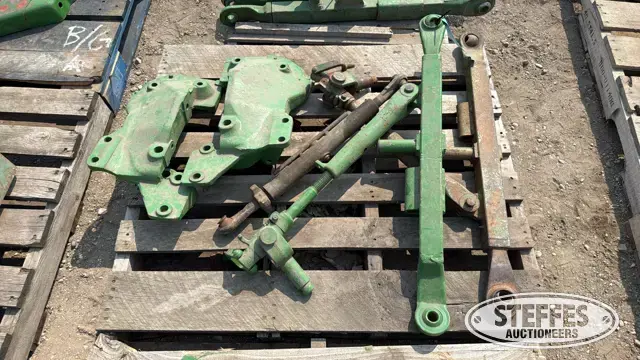 John Deere 3 pt. arms