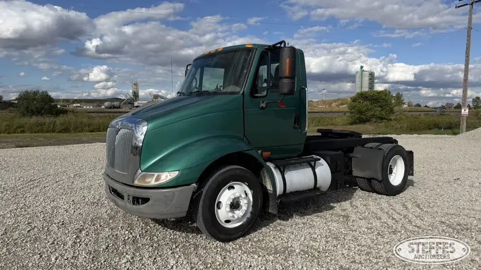 2009 International 8600 Conventional Truck without Sleeper
