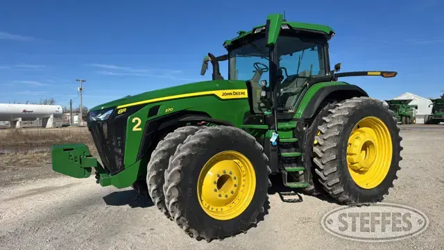 2023 John Deere 8R 370