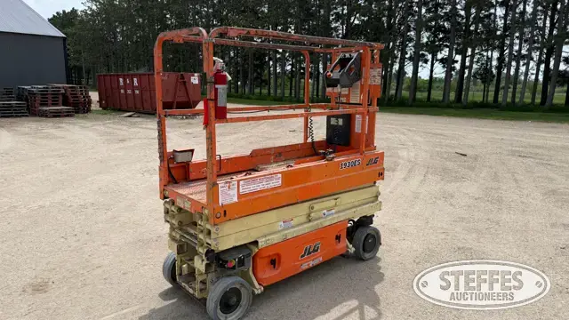 2017 JLG 1930ES
