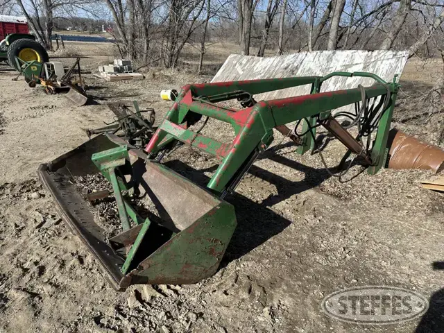 Farmhand Loader