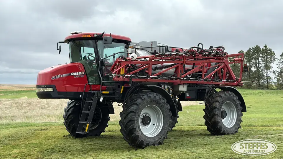 2013 Case IH Patriot 4430 Self-Propelled Sprayer