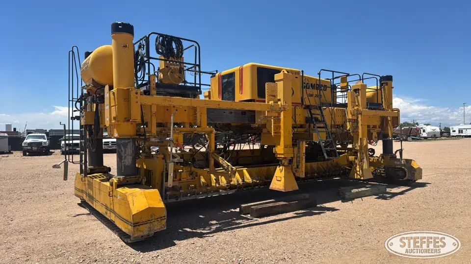 2005 Gomaco GHP 2800 Paving Equipment