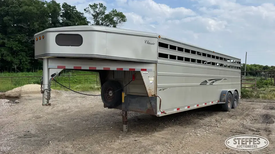 2002 Titan Gooseneck Livestock Trailer