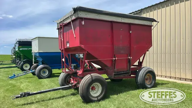 Gravity wagon