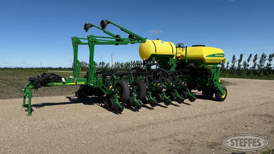 2016 John Deere 1775NT 12 or More Row Planter