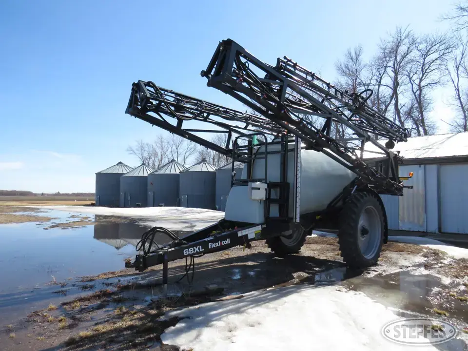 Flexi-Coil 68XL Pull-Type Sprayer