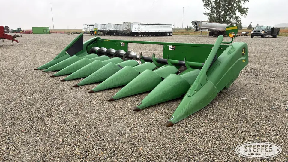 2005 John Deere 893 Corn Head
