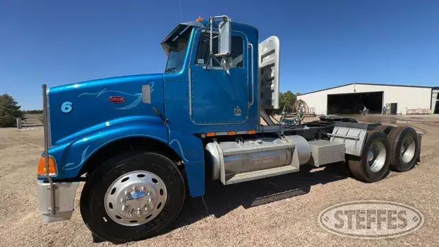 2000 Peterbilt 385