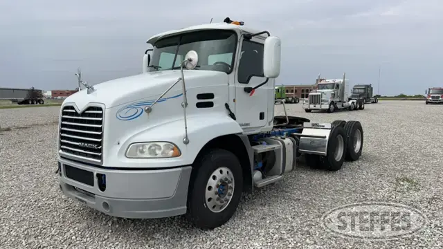 2013 Mack CXU613