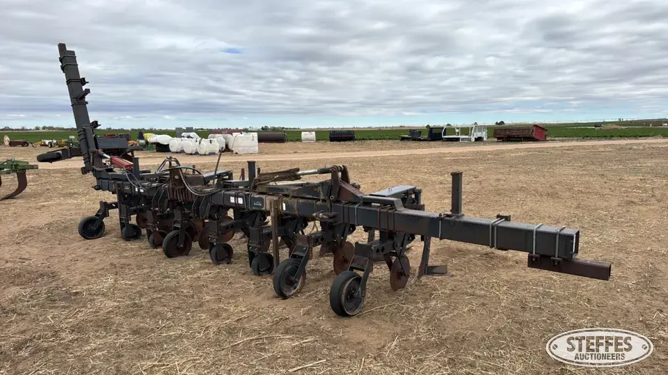 Hiniker row crop cultivator