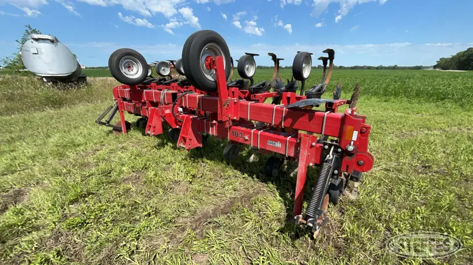 Case IH 183 Row Crop Cultivator