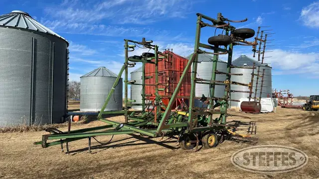 John Deere 1600