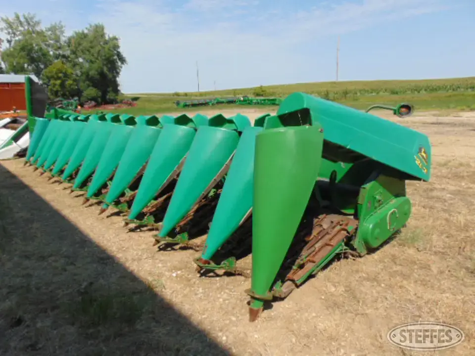 1994 John Deere 1293 Corn Head