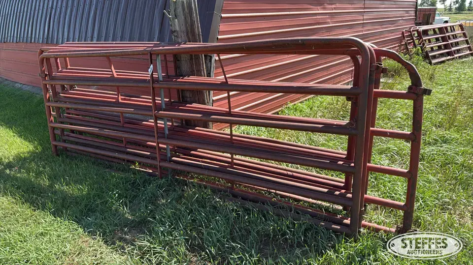 (5) Livestock gates Livestock Handling