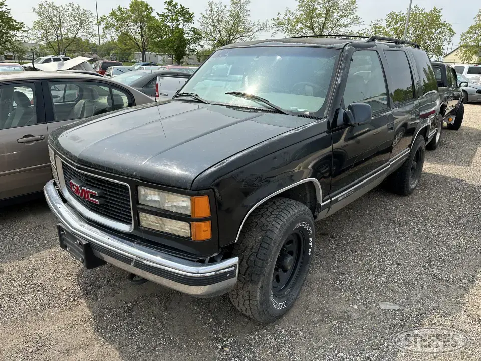 1999 GMC Yukon SLE SUV
