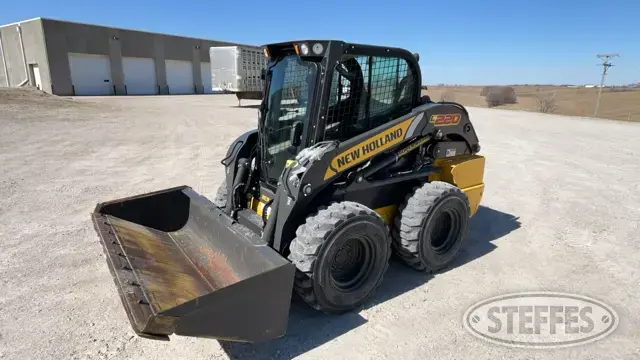2019 New Holland L220