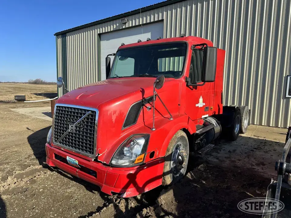 2006 Volvo VNL64 Conventional Truck without Sleeper